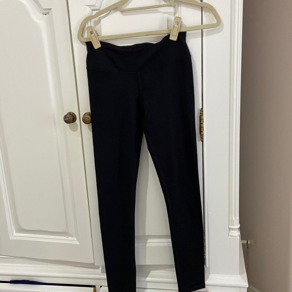 Fabletics never worn size 4-6 (s) black leggings!